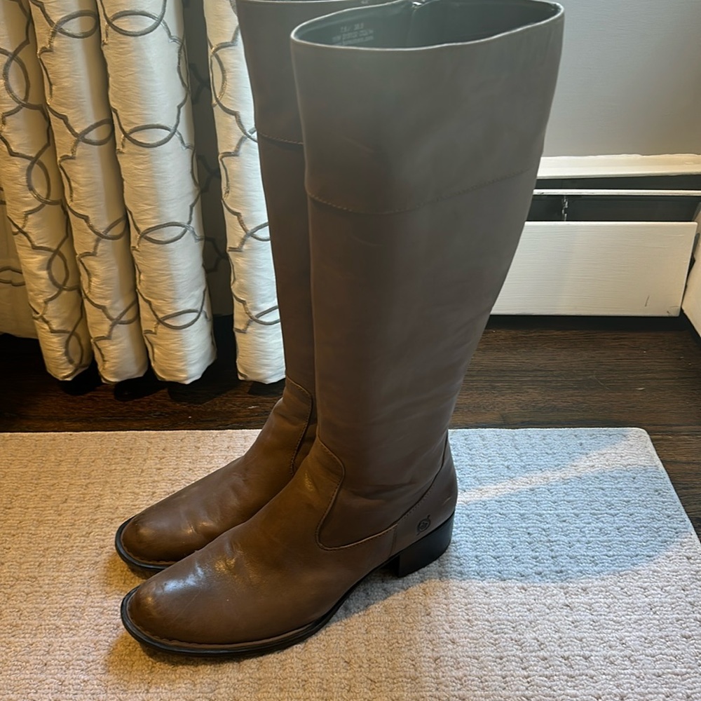 Born like new 7.5 grey beautiful boot bgt fr Garnet Hill